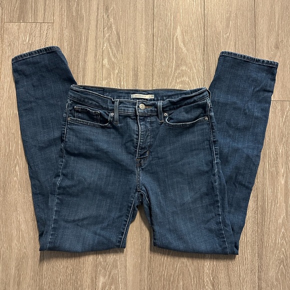 312 Levi’s Denim Skinny Jean | Size 29W x 30L - Picture 1 of 3